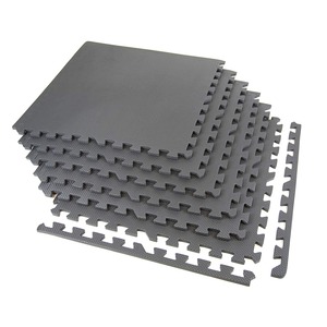 Tapis de sol de gym en caoutchouc noir, dalles de revêtement de sol protectrices antidérapantes à emboîtement - Product Image 2