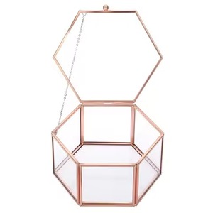 Última Novedad: Joyero de Cristal con Detalles Dorados, Paneles Transparentes, Diseño Exquisito, Contenedor Moderno de Almacenamiento, Joyero de Latón - Product Image 4