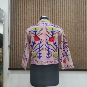 Chaqueta Corta de Invierno para Mujer, con Cuello Mao, Manga Larga, Tejido de Punto con Apliques Florales Bordados a Mano en Terciopelo de Algodón, Estilo Boho - Product Image 6