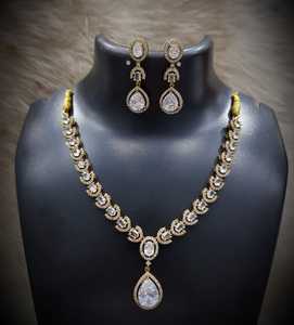 Conjunto de Joyería Nupcial de Latón para Boda y Compromiso, Collar y Pendientes Colgantes, Chapado en Oro de 14K, Hecho a Mano, MOQ 5 piezas - Product Image 2