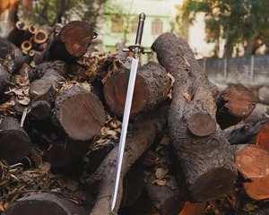 Couteau à lame droite en acier avec manche en cuir et garde-lame en laiton, épaisseur industrielle, lame non réglable - Product Image 5