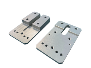 Acopladores hexagonales metálicos personalizados con extremos roscados para ensamblaje mecánico de precisión - Product Image 4