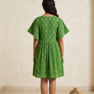 ชุดเดรสผ้าฝ้ายสีเขียวสำหรับผู้หญิง ปักลายที่คอเสื้อ แขนระบายทรงหลวม สวมใส่สบายๆ ในฤดูร้อน เหมาะสำหรับใส่ในชีวิตประจำวัน ชุดเดรสสั้น - Product Image 3