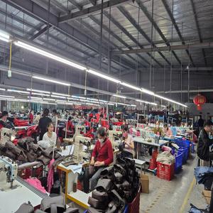Sacs de sport en polyester 600D avec fermeture éclair, résistants à l'eau, logo personnalisé OEM, vente en gros |   Fabricant de matériel de sport de haute qualité au Vietnam - Product Image 6