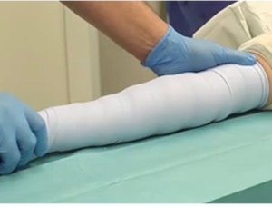 Bandage élastique sans latex Furniweb Esmark - Non stérile avec certification ISO 9001 et ISO 13485, audité SEDEX SMETA - Product Image 2