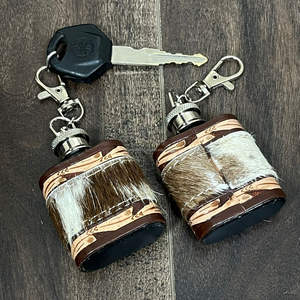 Mini botellas de cadera de cuero genuino de vaca, hechas a mano, con llavero, accesorio de regalo para eventos y obsequios, gran éxito de ventas en la Expo de marzo de 2026 - Product Image 6