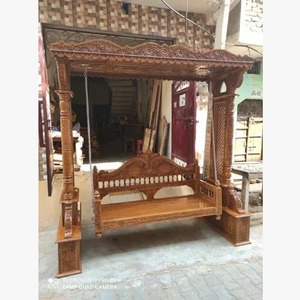 Balançoire en bois de style patrimonial avec finition antique, grand espace d'assise et look classique pour espace de vie, à prix de gros - Product Image 3