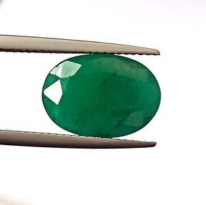 Piedra Preciosa de Esmeralda Verde Zambiana Natural de 5.50 Quilates, Corte Ovalado Facetado, para Joyería - Product Image 1