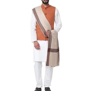 Chal Árabe Clásico para Hombre, Invierno, Suave, Tipo Lana de Cachemira, con Borlas Tradicionales, Elegante para Usar sobre Thobe - Product Image 3