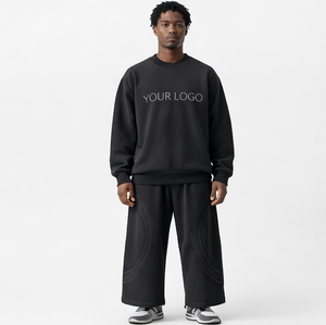 Ensemble de survêtement streetwear et loungewear surdimensionné personnalisé pour homme : sweat-shirt molletonné à col rond et pantalon large et ample - Product Image 1
