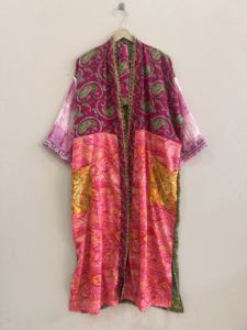 ชุดคลุมกิโมโนผ้าไหมอินเดียลายปะติดปะต่อสำหรับผู้หญิง ขายส่งจำนวนมาก ผ้าโพลีซิลค์ ชุดคลุมยาวสำหรับวันหยุดพักผ่อน ชุดชายหาด - Product Image 4