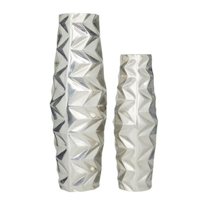 Vase à fleurs en métal artistique avec détails raffinés pour roses, tulipes, fleurs fraîches, tiges séchées et présentoirs intérieurs sophistiqués - Product Image 3