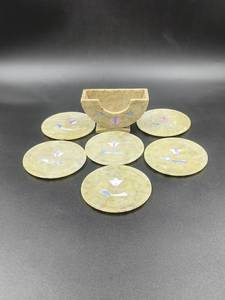 Ensemble de sous-verres en marbre avec incrustation de lotus, six sous-verres en pierre beige avec support - Product Image 6