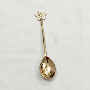 Cuillère à thé en laiton faite à la main, motif floral doré, manche long, idéale pour mariage, compatible lave-vaisselle, pour table à manger, dessert et soupe – Vente chaude - Product Image 3