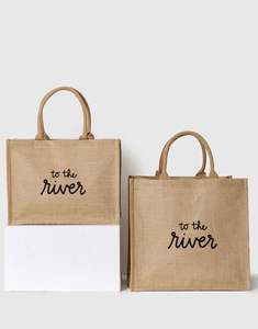 กระเป๋าผ้ากระสอบเคลือบลายเรโทรพร้อมโลโก้สั่งทำ กระเป๋าผ้ากระสอบธรรมชาติรักษ์โลก กระเป๋าช้อปปิ้งผ้าปอกระเจาแบบใช้ซ้ำได้ - Product Image 3