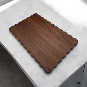 Tabla de cortar de acacia negra maciza con borde festoneado, recién llegada: Bloque de corte hecho en EE. UU. para cocinas - Product Image 1