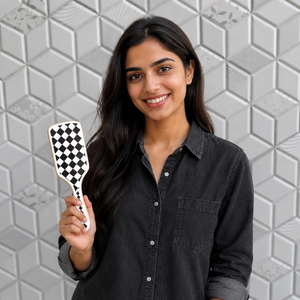 Nouvelle brosse à cheveux en bois et cuir, faite à la main par un designer, avec un motif à carreaux noir et blanc, design minimaliste - Product Image 3