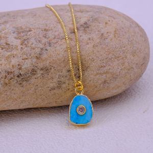 Collier pendentif en laiton plaqué or avec turquoise brute et zircon cubique, pierre de naissance de décembre, fait main, pierre précieuse brute naturelle, collier tendance - Product Image 1