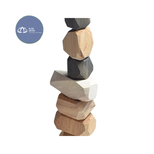 Jeu d'empilage de blocs en bois durables de haute qualité, jouet éducatif Montessori pour développer la motricité fine - Product Image 1