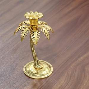 Porte-bougie en métal plaqué or en forme de palmier (Khajur), support de bougie décoratif de luxe pour la maison, l'hôtel, la table à manger, les cadeaux - Product Image 4
