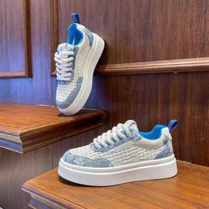Zapatillas Deportivas de Hombre con Cordones, Transpirables, de Malla Sintética, con Suela Gruesa, Cómodas, Versátiles, Casuales y Modernas - Product Image 1