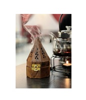 Brûleur d'encens en bois sculpté, offrant une fragrance douce, une construction classique et durable, de haute qualité.