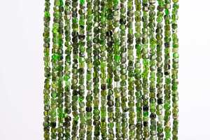 ลูกปัดพลอยโครมไดโอไซด์แท้จากรัสเซีย สีเขียว ขอบเจียรเหลี่ยม รูปทรงลูกบาศก์ สำหรับทำเครื่องประดับ - Product Image 6