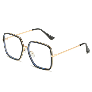 Gafas de Sol Cuadradas Grandes de Metal, Modernas y de Lujo, Lentes de PC con Protección UV400, Montura Completa Resistente y Ligera, para Uso en Exteriores, Modelo 2026 para Hombre y Mujer - Product Image 4
