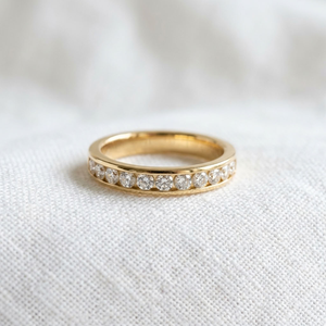 Bague éternité en or 14 carats avec diamants de laboratoire, taille brillant rond, pavé, pour cadeau de mariage - Product Image 3