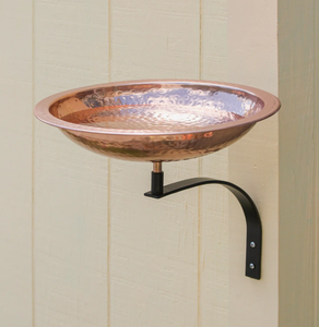Bain d'oiseaux mural en cuivre martelé, bol mural pour oiseaux, mangeoire et abreuvoir de jardin, artisanal pour extérieur - Product Image 1