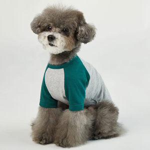 Ropa de moda para mascotas al por mayor: Camisetas para perros, ropa colorida para cachorros, chalecos suaves para cachorros. Proveedor mayorista de prendas cómodas para uso diario. - Product Image 3