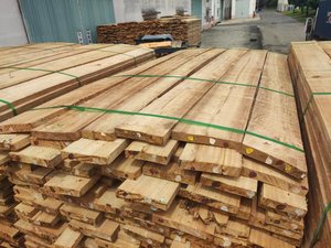 Planches en bois massif - Forme carrée/rectangulaire, couleur naturelle pour la construction, les meubles - Product Image 2