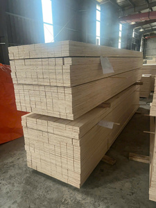 Poutre en LVL de pin du fabricant vietnamien, bois lamellé-collé structurel pour coffrage de construction et support d'échafaudage - Product Image 2
