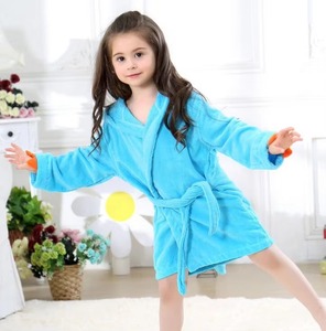 Toalla con Capucha para Niños Color Rosa Coral, Toalla Infantil de Talla Pequeña para Uso Doméstico, Suave al Contacto con la Piel - Product Image 6
