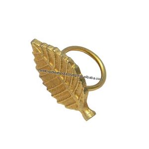 Porte-serviette en aluminium en forme de feuille de commerce pour mariage, fête en plein air et dîner au meilleur prix - Product Image 1