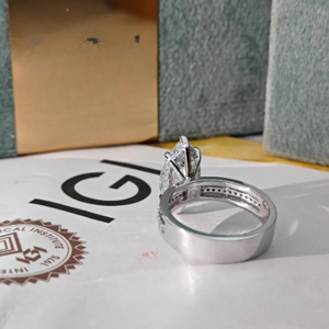Elegante Anillo de Compromiso con Diamante Cultivado en Laboratorio, Corte Marquesa, para Mujer, Certificado IGI, Oro de 14K, Joyería de Lujo para Boda, Regalo - Product Image 3