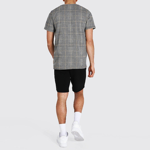ชุดเซ็ตเสื้อยืดและกางเกงขาสั้นลำลองสำหรับฤดูร้อน ดีไซน์ใหม่แบบ OEM สั่งทำได้  ผ้าฝ้าย 100% คุณภาพสูง ทรงโอเวอร์ไซส์  ลายพิมพ์  เหมาะสำหรับเล่นกีฬา - Product Image 6