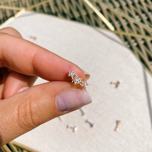 Pendientes de Diamantes Triple Star, Oro Amarillo de 14K, Corte Brillante Redondo, Diamantes Naturales, Joyería Linda para Uso Diario de Mujeres - Product Image 3