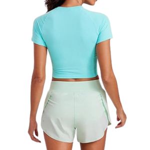 Sky Blue Slim Fit Women Yoga Crop Tops Nylon Spandex Cooling Fabric Wholesale Training Yoga Crop Tops - Product Image 2