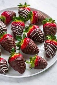 Fraises glacées enrobées de chocolat en gros – Fournisseur de snacks de fruits surgelés de qualité supérieure - Product Image 2