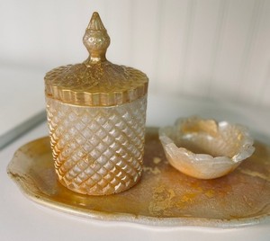 Juego de cajas de joyería de resina hechas a mano con tapa y bandeja, decoración artística para el hogar, forma irregular, detalles en oro - Product Image 1