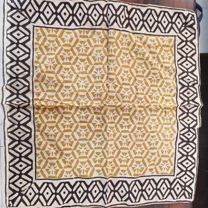 ผ้าพันคอผ้าฝ้ายทำมือลายชนเผ่าทรงสี่เหลี่ยมจาก Naaz Textile ลายพิมพ์ดอกไม้แบบวาดด้วยมือ ชุดผ้าพันคอและเนคไท เนื้อผ้านุ่มสบายผิว เหมาะสำหรับฤดูร้อน - Product Image 3