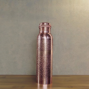 Botella de Cobre Grabada SwamiG TradeX Royal Luxury - Portátil, Reutilizable, Lavable, Antideslizante, Origen India, para Camping y Viajes - Product Image 1