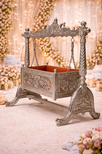 Cuna Moderna con Aspecto de Plata Alemana para Decoración de Eventos de Boda, Cuna de Madera de Teca Personalizable de DST EXPORTS - Product Image 2