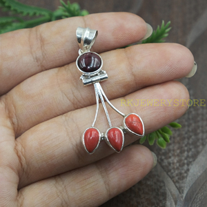 จี้ห้อยคอรูปหยดน้ำสามเม็ดประดับด้วยพลอยโกเมนสีแดงธรรมชาติและปะการัง ทำด้วยเงินแท้ 925 งานแฮนด์เมด สไตล์โบฮีเมียน ของขวัญสำหรับผู้หญิง - Product Image 5