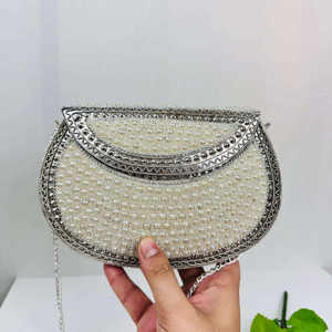 Bolso de mano metálico hecho a mano para mujer, de alta calidad, dorado y plateado, para fiesta de noche, con cuentas, para novia, con perlas y flores, estilo moderno. - Product Image 1