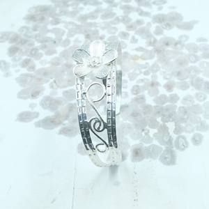 Brazalete de Plata de Ley 925 con Diseño Floral, Hecho a Mano, Ajustable, Diseño OpenKada, Joyería para Mujer, Regalo de Navidad - Product Image 6