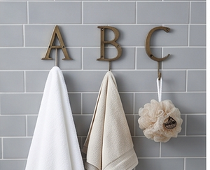 Colgador de pared premium ABC Design de 3 ganchos en hierro metálico con acabado chapado en color dorado, perfecto para toallas de baño y exhibición de abrigos. - Product Image 2
