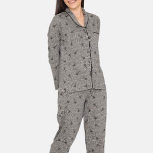 Ensemble pyjama femme en soie imprimée avec logo personnalisé sur le devant, vêtements de nuit d'hiver respirants, séchage rapide, tricoté pleine longueur - Product Image 5