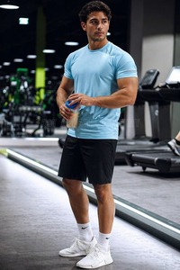 T-shirt homme léger, durable, confortable, avec coutures robustes, nouveau logo et style personnalisés, confectionné en tissu de coton doux et respirant. - Product Image 5